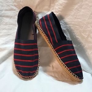Authentic Shambana men's alpargata moccasin.